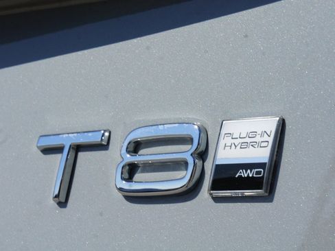 New 2025 Volvo XC90 T8 Plus w/ Protection Package Premier image 6