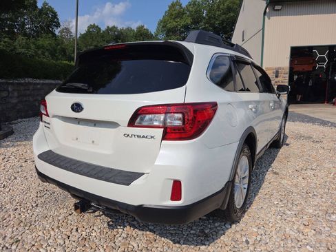 Used 2015 Subaru Outback 2.5i Premium AWD/4WD image 7