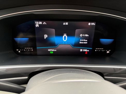 Used 2022 Volkswagen Tiguan SE R-Line image 22