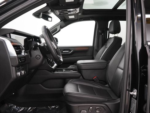 Used 2025 GMC Yukon Denali w/ Sun & Power Step Package AWD/4WD image 24