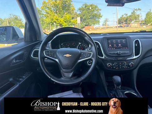 Used 2022 Chevrolet Equinox LT AWD/4WD image 11