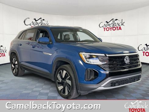 Used 2025 Volkswagen Atlas Cross Sport SE FWD image 1