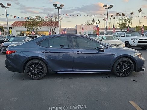 Used 2026 Toyota Camry SE w/ Multimedia Upgrade Package image 8