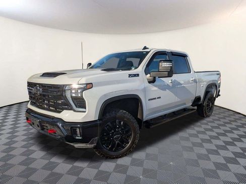 Used 2025 Chevrolet Silverado 2500 LT w/ Trail Boss Package image 1