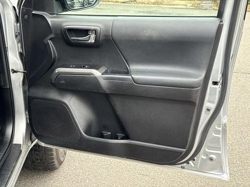 Used 2023 Toyota Tacoma TRD Off-Road w/ Technology Package image 8