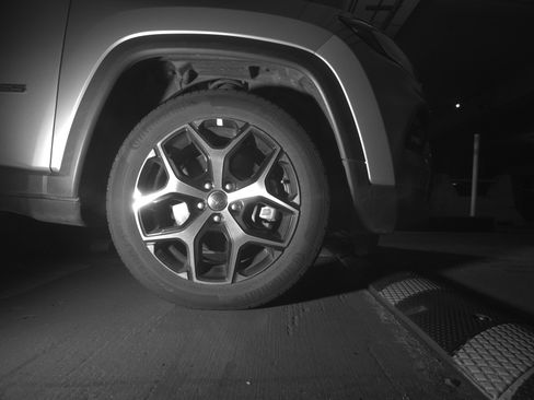 Used 2025 Jeep Compass Limited AWD/4WD image 13