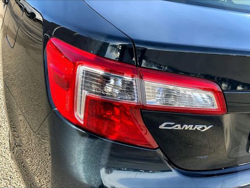 Used 2012 Toyota Camry LE image 26