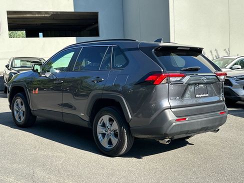 Used 2025 Toyota RAV4 XLE AWD/4WD image 3