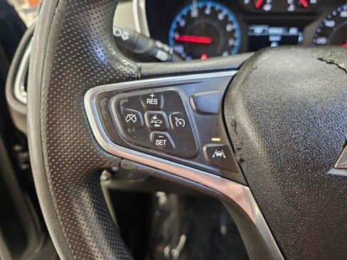 Used 2020 Chevrolet Equinox LS FWD image 16