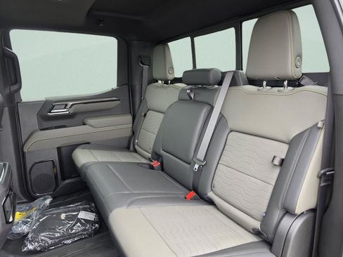 New 2026 Chevrolet Silverado 1500 ZR2 AWD/4WD image 19