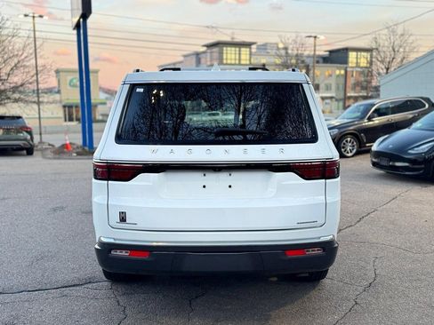 Used 2022 Jeep Wagoneer Series III w/ Premium Group I image 5