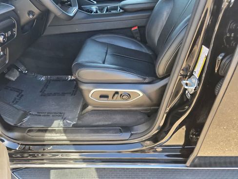 Used 2024 Jeep Wagoneer L Series II w/ Flexible Seating Group AWD/4WD image 18