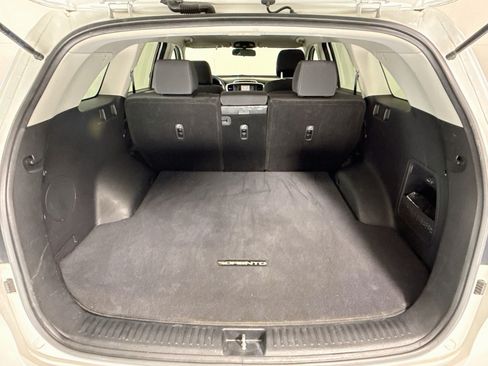 Used 2017 Kia Sorento FWD image 34