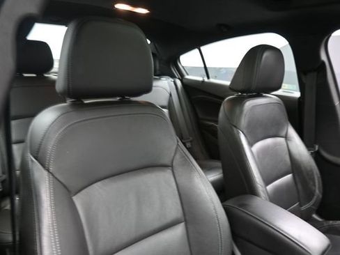 Used 2018 Chevrolet Cruze Premier FWD image 26