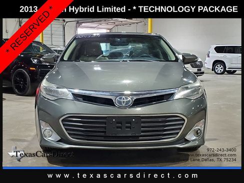 Used 2013 Toyota Avalon Limited w/ Technology Pkg FWD image 2