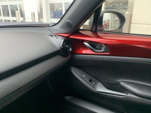 Used 2023 MAZDA MX-5 Miata Club image 12