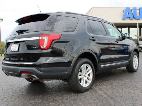 Used 2018 Ford Explorer XLT w/ Equipment Group 201A AWD/4WD image 4