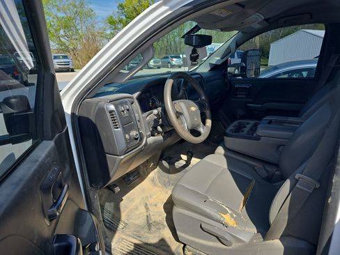 Used 2016 Chevrolet Silverado 2500 W/T w/ Snow Plow Prep Package AWD/4WD image 11
