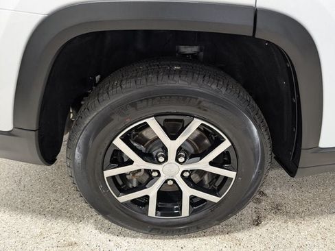 Used 2025 Jeep Grand Cherokee L Limited w/ Trailer Tow Package AWD/4WD image 11