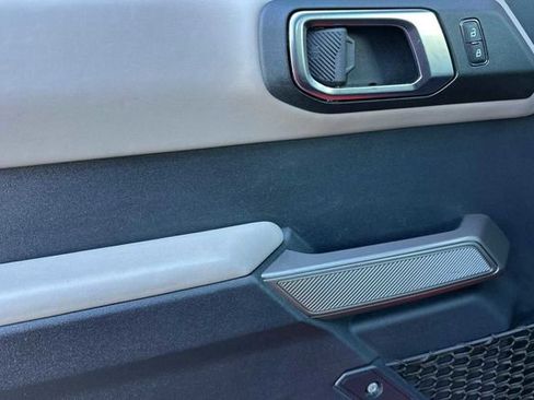 Used 2022 Ford Bronco Wildtrak image 10