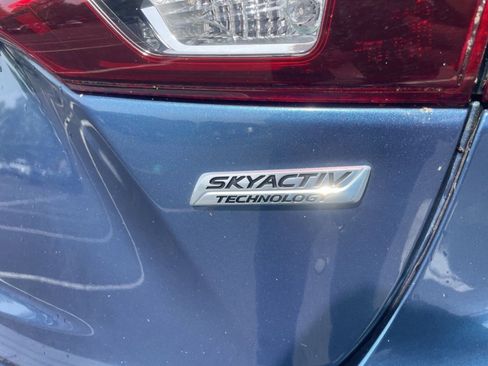 Used 2017 MAZDA MAZDA3 Sport FWD image 31