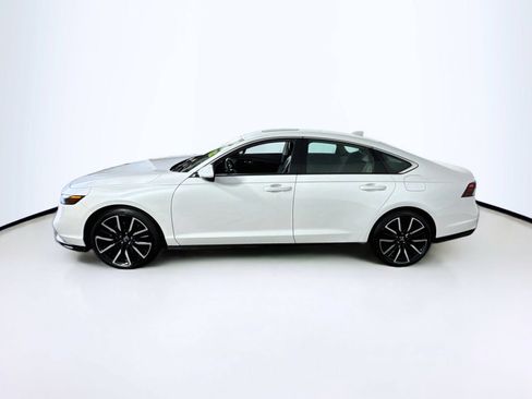 Used 2025 Honda Accord Touring image 4