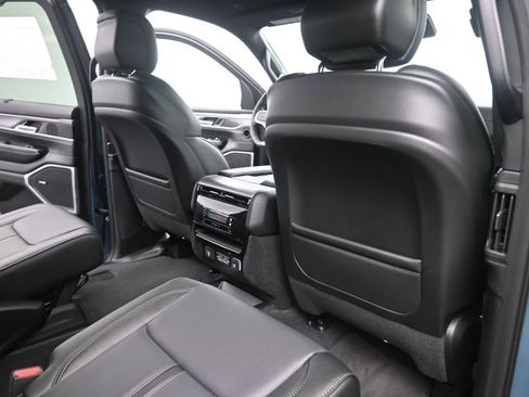 New 2026 Jeep Grand Wagoneer Limited image 24