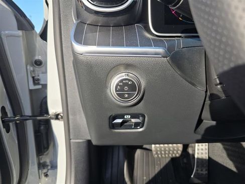New 2025 Mercedes-Benz C 300 4MATIC Sedan image 36