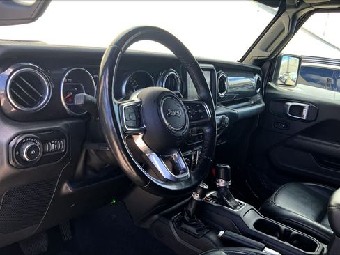 Used 2021 Jeep Wrangler Unlimited Sahara AWD/4WD image 2