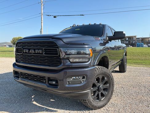Used 2022 RAM 2500 Limited AWD/4WD image 1