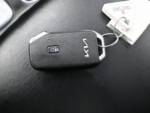 Used 2022 Kia Telluride SX image 11