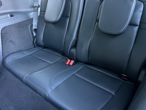 New 2026 Lincoln Aviator AWD w/ Jet Appearance Package image 13
