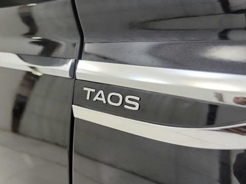 Used 2024 Volkswagen Taos SE FWD image 47