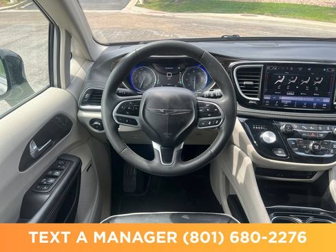 Used 2023 Chrysler Pacifica Limited w/ Uconnect Theater Family Group AWD/4WD image 16