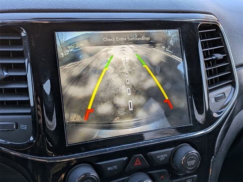 Certified 2021 Jeep Grand Cherokee Laredo X image 24