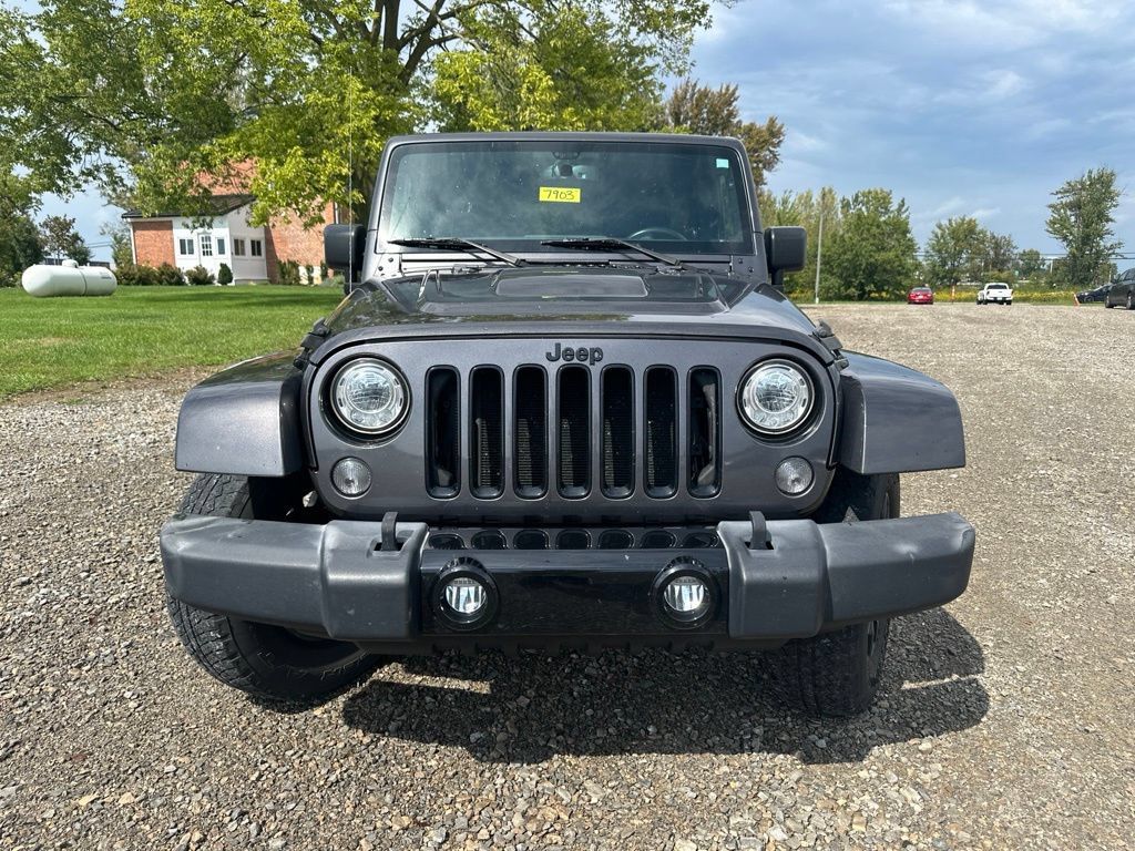 Used 2017 Jeep Wrangler Unlimited Sahara AWD/4WD image 2
