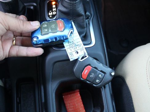 Used 2021 Jeep Wrangler Sport S image 27