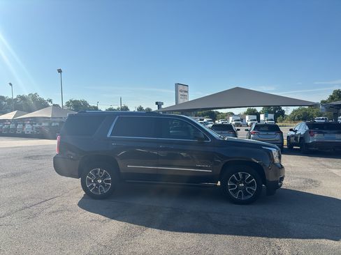 Used 2019 GMC Yukon Denali w/ Denali Ultimate Package RWD image 4