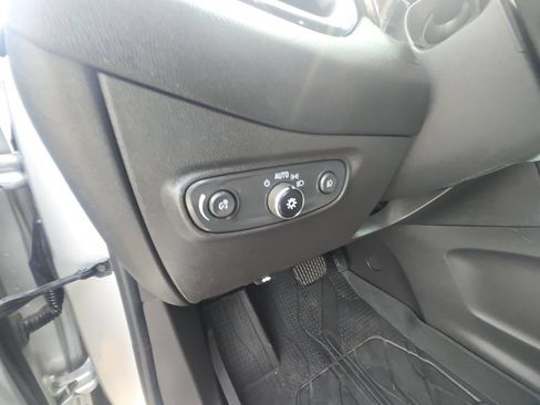 Used 2021 Chevrolet Equinox LT AWD/4WD image 26