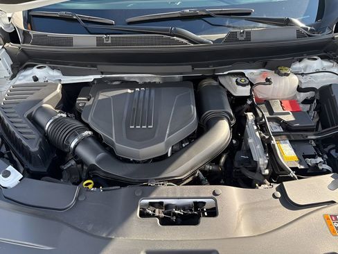 Used 2025 GMC Acadia Elevation FWD image 32