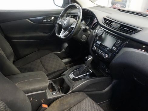 Used 2019 Nissan Rogue Sport SV image 19