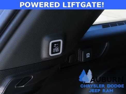 Used 2024 Jeep Grand Cherokee Limited image 8