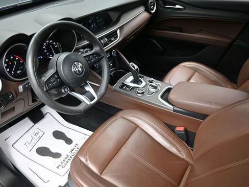 Used 2020 Alfa Romeo Stelvio Ti image 18