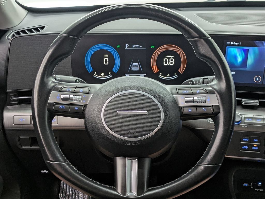 Used 2024 Hyundai Kona SEL AWD/4WD image 30