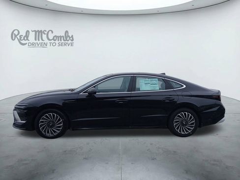 New 2025 Hyundai Sonata Limited FWD image 2