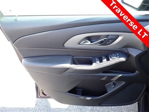 Used 2018 Chevrolet Traverse LT w/ LPO, Floor Liner Package image 21