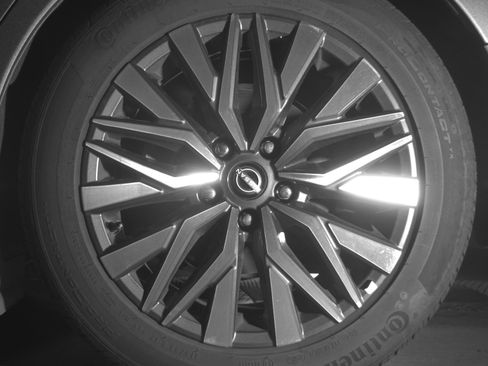 Used 2025 Nissan Altima 2.5 SV image 14