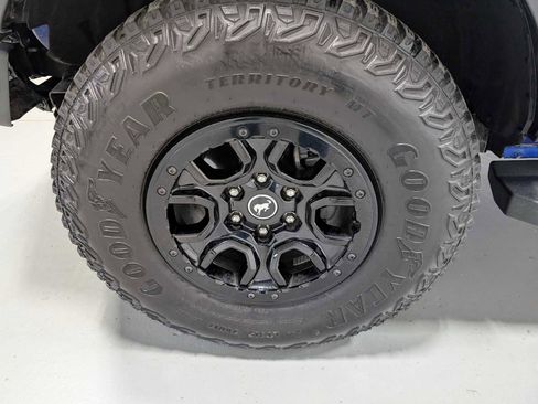 Used 2021 Ford Bronco First Edition image 3