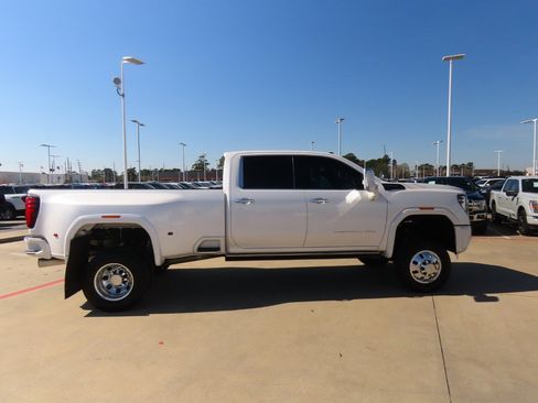 Used 2024 GMC Sierra 3500 Denali Ultimate AWD/4WD image 10