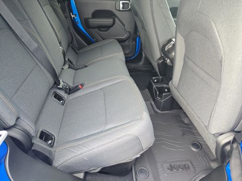 New 2025 Jeep Gladiator Sport image 27